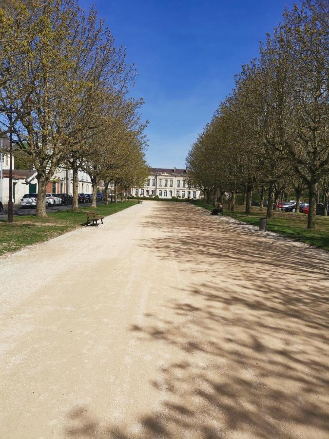Le Clos Du Lys Châlons-en-Champagne Kültér fotó